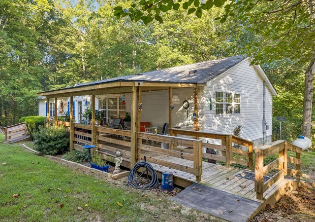 Photo 3 of Manufactured home for sale at 605 Lucas Rd, Dickson, TN 37055 | MLS# 3542374 | Listing updated on 2026-09-21