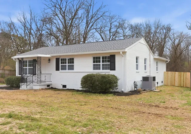 Photo 1 of Single family home for sale at 1806 Fern Dr, Murfreesboro, TN 37130 | MLS# 3527332 | Listing updated on 2026-09-01