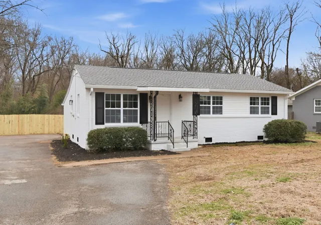 Photo 2 of Single family home for sale at 1806 Fern Dr, Murfreesboro, TN 37130 | MLS# 3527332 | Listing updated on 2026-09-01