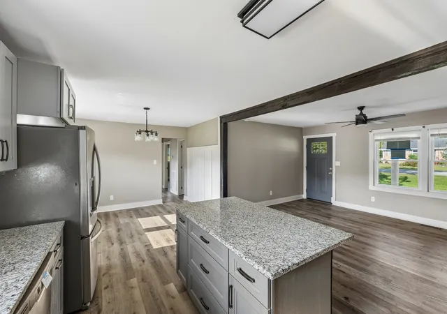Photo 3 of Single family home for sale at 110 Sherwood Dr, Waverly, TN 37185 | MLS# 3527312 | Listing updated on 2026-08-28