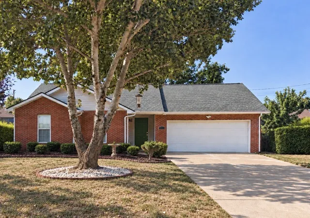 Single family home for sale at 1006 Monica Dr, Clarksville, TN 37042 | MLS# 3627230