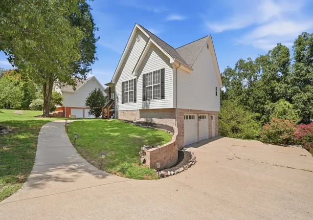 Photo 2 of Single family home for sale at 6179 Pringle Dr, Ooltewah, TN 37363 | MLS# 3527366 | Listing updated on 2026-09-25