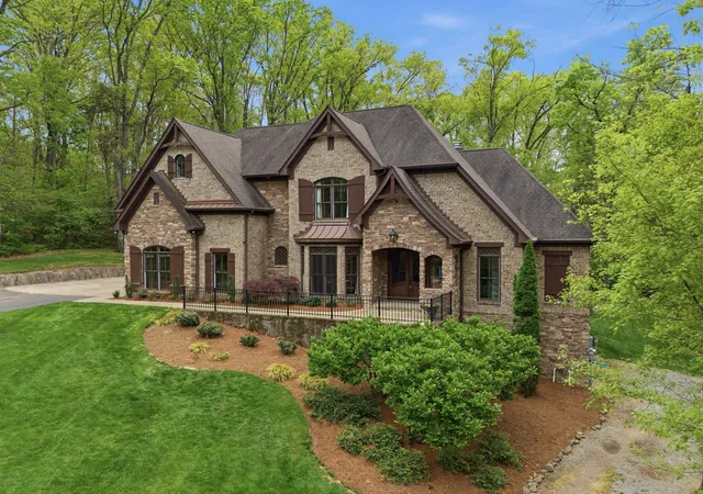 Photo 2 of Single family home for sale at 1024 Redmond Ct, Brentwood, TN 37027 | MLS# 3527924 | Listing updated on 2026-10-07