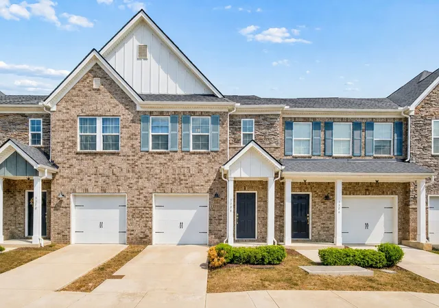 Photo 4 of Townhouse for sale at 3308 Deerchase Cir, Murfreesboro, TN 37129 | MLS# 3528674 | Listing updated on 2026-10-06