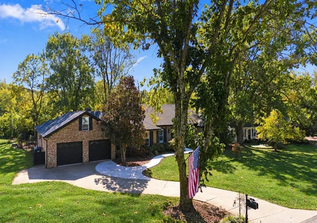 Photo 3 of Single family home for sale at 137 Baltusrol Rd, Franklin, TN 37069 | MLS# 3547995 | Listing updated on 2026-10-11
