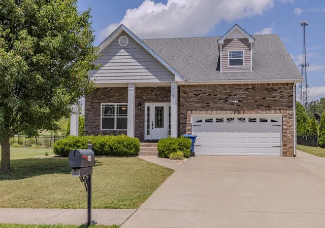 2nd image of 337 Ivy Bend Cir, Clarksville, TN 37043 | MLS# 3527454