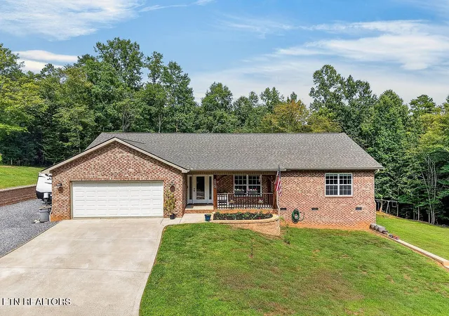 Single family home for sale at 4020 Fox Hills Dr, Louisville, TN 37777 | MLS# 3527425