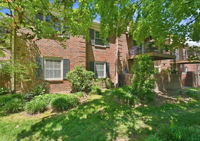 Photo 3 of Condo for sale at 4500 Post Rd #4, Nashville, TN 37205 | MLS# 3529990 | Listing updated on 2026-09-01
