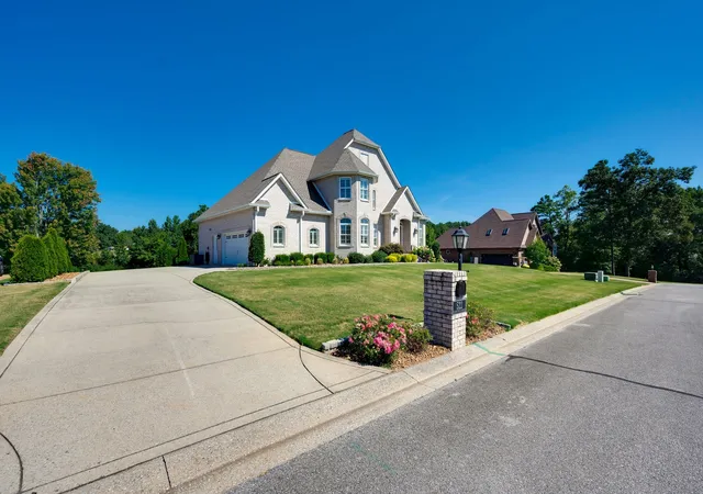 Photo 4 of Single family home for sale at 522 Country Clb Dr, Dickson, TN 37055 | MLS# 3530490 | Listing updated on 2026-09-17