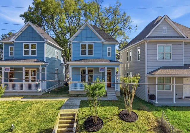 Photo 2 of Single family home for sale at 1513 Chamberlain Avenue, Chattanooga, TN 37404 | MLS# 3527445 | Listing updated on 2026-10-07