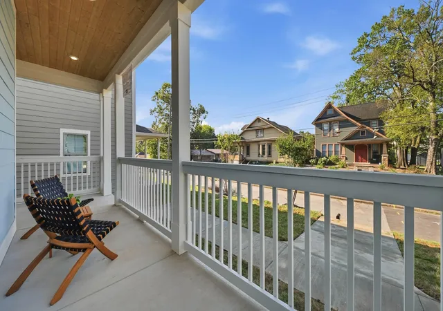 Photo 3 of Single family home for sale at 1513 Chamberlain Avenue, Chattanooga, TN 37404 | MLS# 3527445 | Listing updated on 2026-10-12