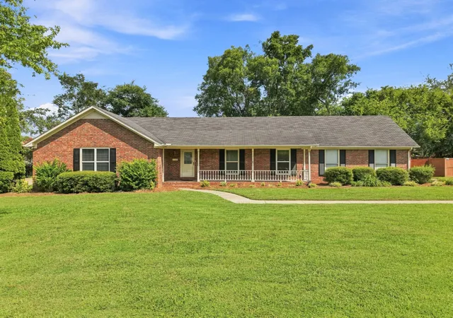 Photo 1 of Single family home for sale at 718 Majesty Dr, Murfreesboro, TN 37129 | MLS# 3527497 | Listing updated on 2026-09-04