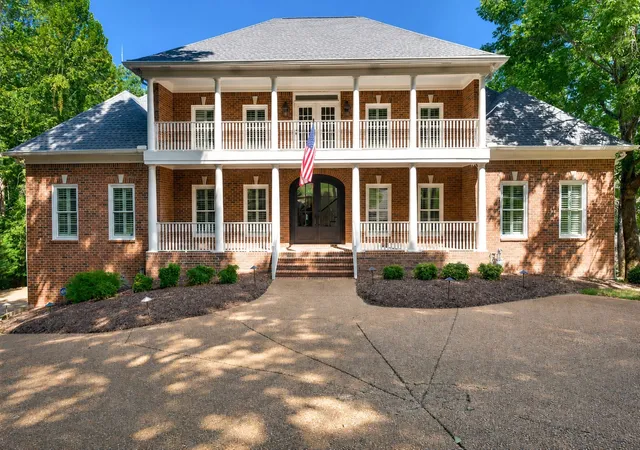 Photo 2 of Mansion for sale at 521 Grand Oaks Dr, Brentwood, TN 37027 | MLS# 3530007 | Listing updated on 2026-09-25