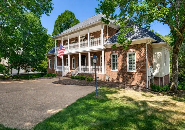Photo 3 of Mansion for sale at 521 Grand Oaks Dr, Brentwood, TN 37027 | MLS# 3530007 | Listing updated on 2026-09-25