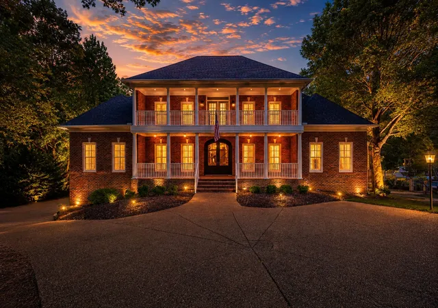 Photo 3 of Single family home for sale at 521 Grand Oaks Dr, Brentwood, TN 37027 | MLS# 3530007 | Listing updated on 2026-09-25