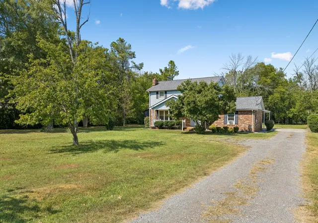 Photo 2 of Single family home for sale at 3100 Dell Dr, Hermitage, TN 37076 | MLS# 3527551 | Listing updated on 2026-09-18