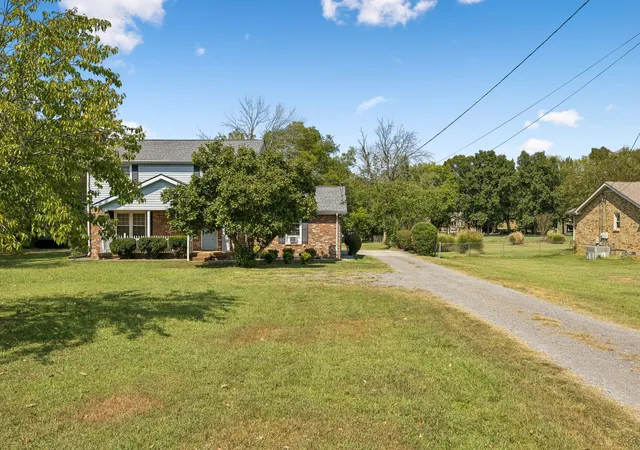 Photo 3 of Single family home for sale at 3100 Dell Dr, Hermitage, TN 37076 | MLS# 3527551 | Listing updated on 2026-09-18