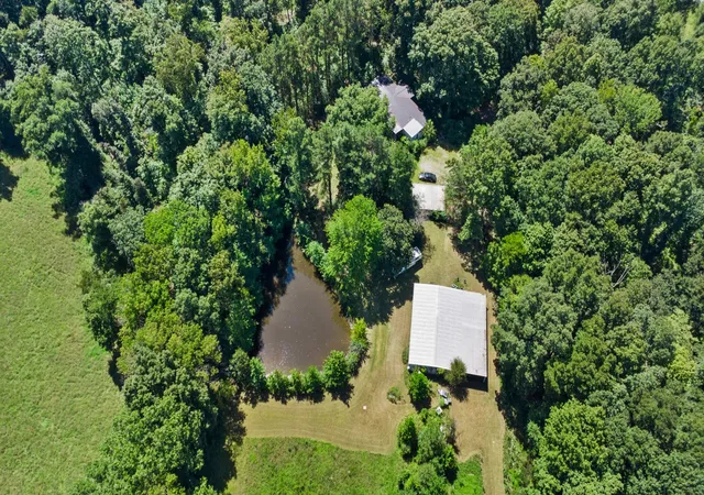 Photo 1 of Manufactured home for sale at 1318 Old Clarksville Pike, Pleasant View, TN 37146 | MLS# 3529302 | Listing updated on 2026-09-01