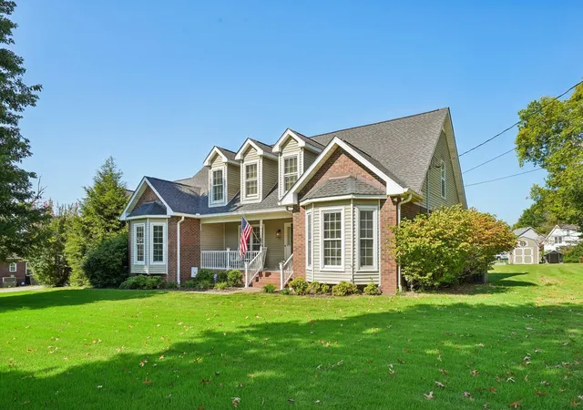 Photo 2 of Single family home for sale at 103 Green Meadows Dr, Hendersonville, TN 37075 | MLS# 3541583 | Listing updated on 2026-09-29