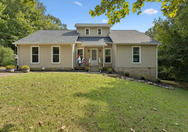 Photo 2 of Single family home for sale at 629 Blue Ridge Dr, Columbia, TN 38401 | MLS# 3528882 | Listing updated on 2026-10-09