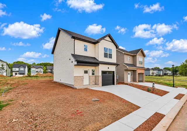 Photo 2 of Single family home for sale at 636 Southern Pass Run, Clarksville, TN 37043 | MLS# 3529197 | Listing updated on 2026-10-08