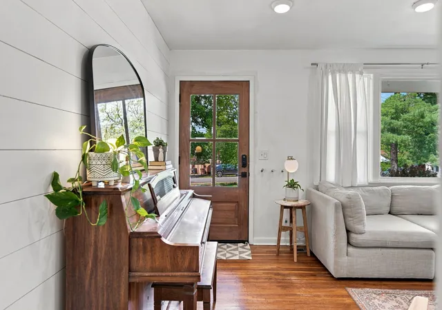 Photo 4 of Single family home for sale at 111 Rolynn Dr, Nashville, TN 37210 | MLS# 3527628 | Listing updated on 2026-08-30