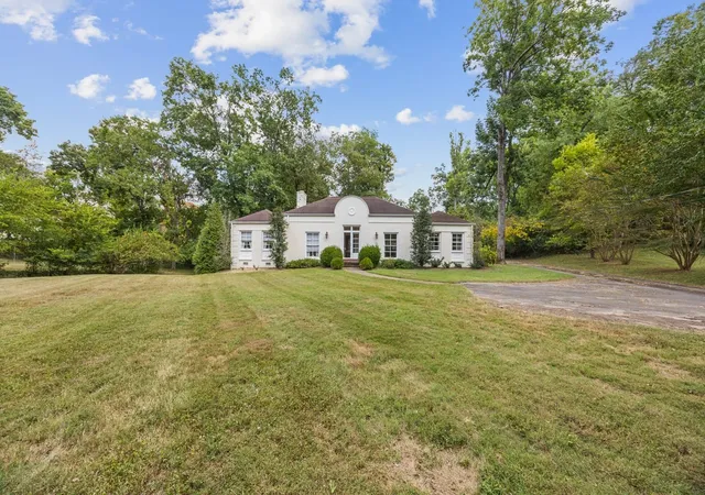Photo 1 of Single family home for sale at 500 Torrington Ct, Nashville, TN 37205 | MLS# 3542658 | Listing updated on 2026-09-07