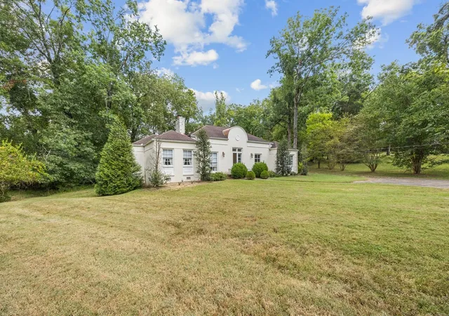 Photo 4 of Single family home for sale at 500 Torrington Ct, Nashville, TN 37205 | MLS# 3542658 | Listing updated on 2026-09-07