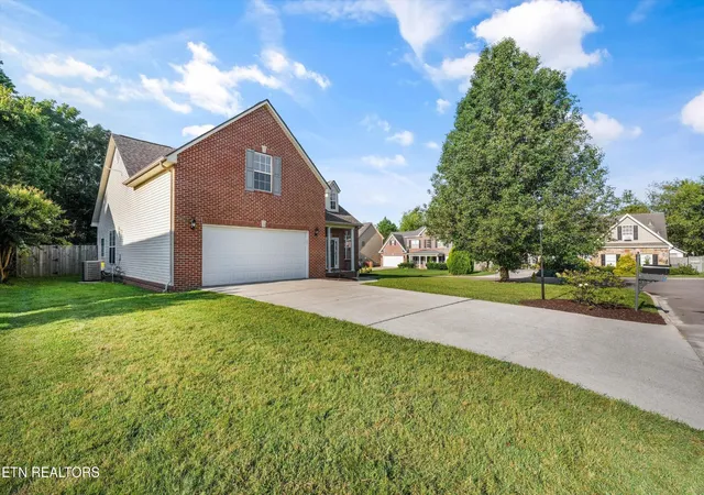 Photo 3 of Single family home for sale at 7512 Cherry Blossom Lane, Knoxville, TN 37931 | MLS# 3527594 | Listing updated on 2026-09-14