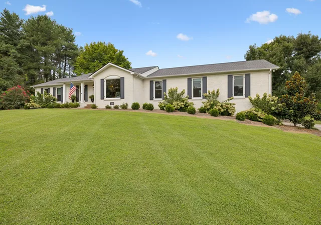 Photo 3 of Sale Pending at 2205 Morriswood Ct, Franklin, TN 37064 | MLS# 3527723 | Listing updated on 2026-08-28