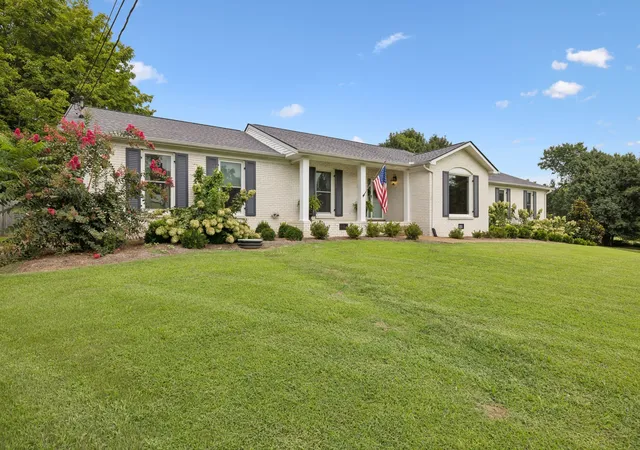 Photo 4 of Sale Pending at 2205 Morriswood Ct, Franklin, TN 37064 | MLS# 3527723 | Listing updated on 2026-08-28