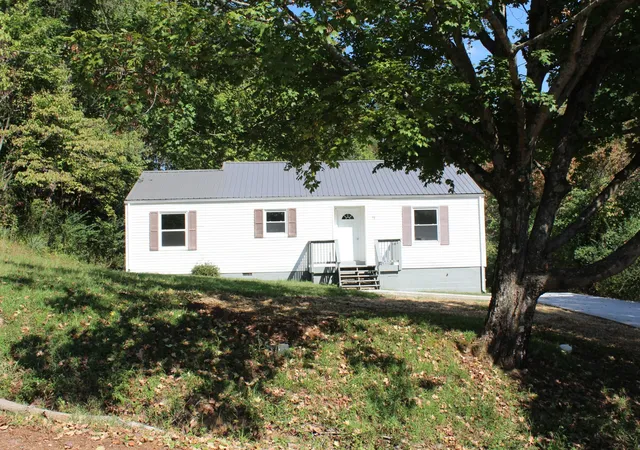 Photo 15 of Single family home for sale at 78 College St, Erin, TN 37061 | MLS# 3527726 | Listing updated on 2026-08-28