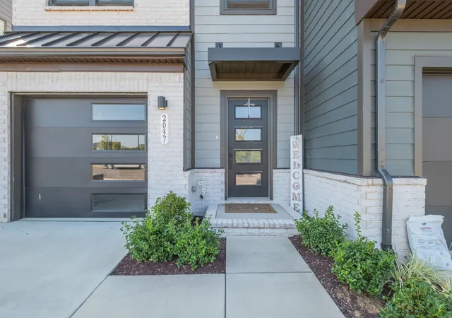 Photo 2 of Townhouse for sale at 2037 Walnut Ln, Gallatin, TN 37066 | MLS# 3527618 | Listing updated on 2026-08-29