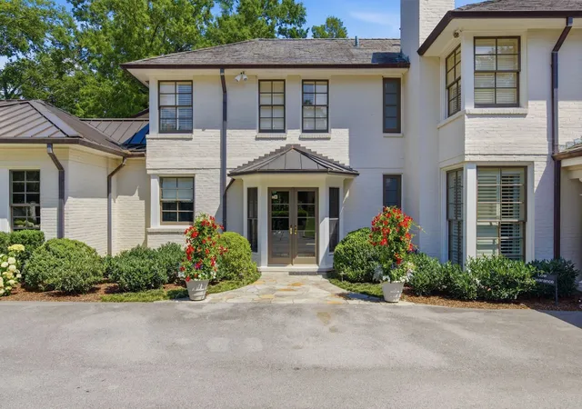 Photo 2 of Mansion for sale at 200 Brook Hollow Rd, Nashville, TN 37205 | MLS# 3527703 | Listing updated on 2026-09-02