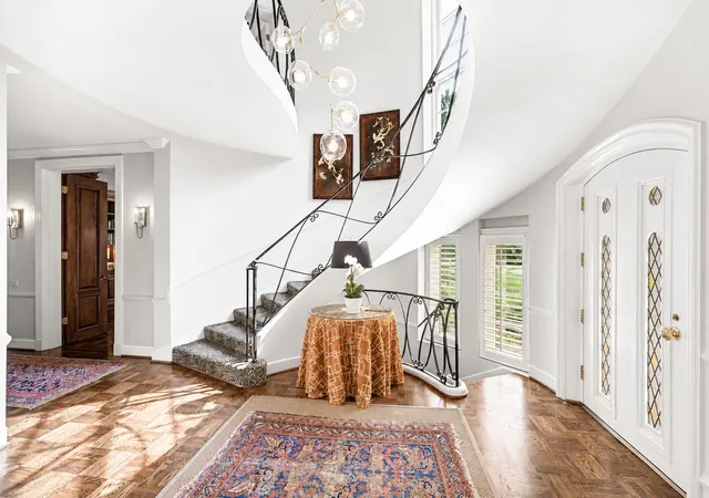 Photo 3 of Single family home for sale at 200 Brook Hollow Rd, Nashville, TN 37205 | MLS# 3527703 | Listing updated on 2026-10-21