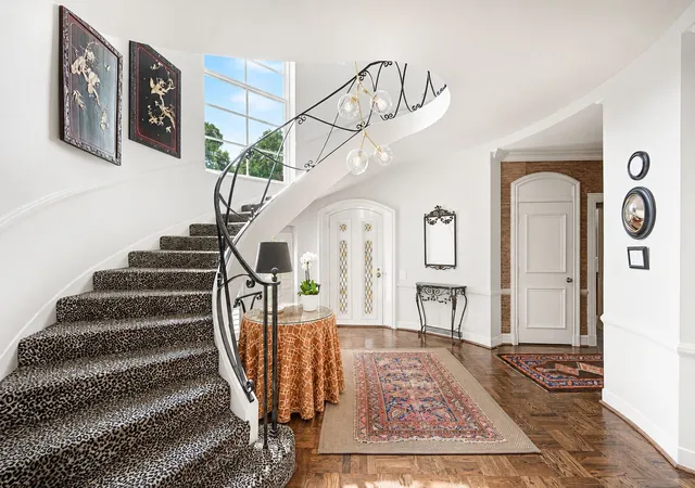 Photo 4 of Single family home for sale at 200 Brook Hollow Rd, Nashville, TN 37205 | MLS# 3527703 | Listing updated on 2026-10-21