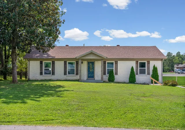 Photo 2 of Single family home for sale at 118 Johnson Cir, Clarksville, TN 37040 | MLS# 3528016 | Listing updated on 2026-09-05