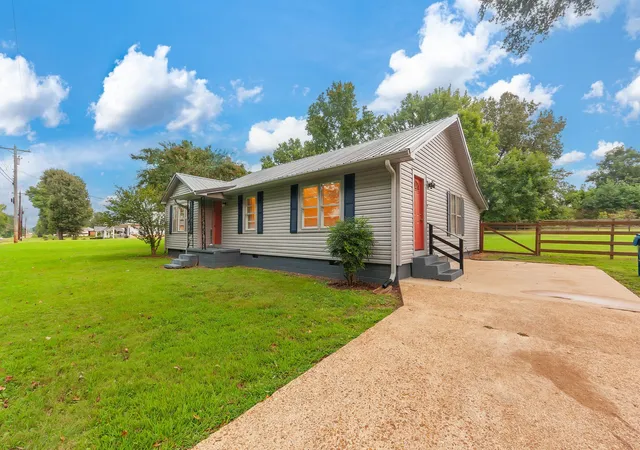 3rd image of 35 Vick Rd, Bradford, TN 38316 | MLS# 3527696