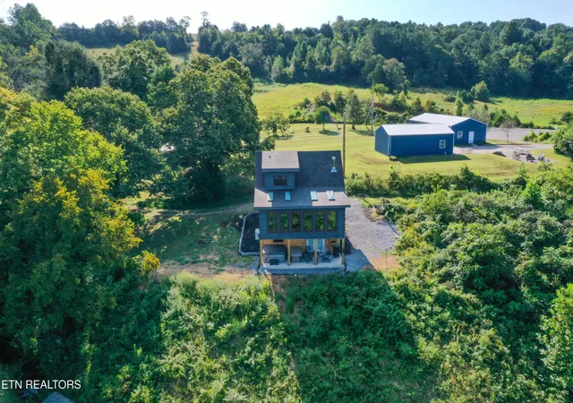 Photo 2 of Single family home for sale at 1160 Oak Grove Rd, Harrogate, TN 37752 | MLS# 3527666 | Listing updated on 2026-09-24