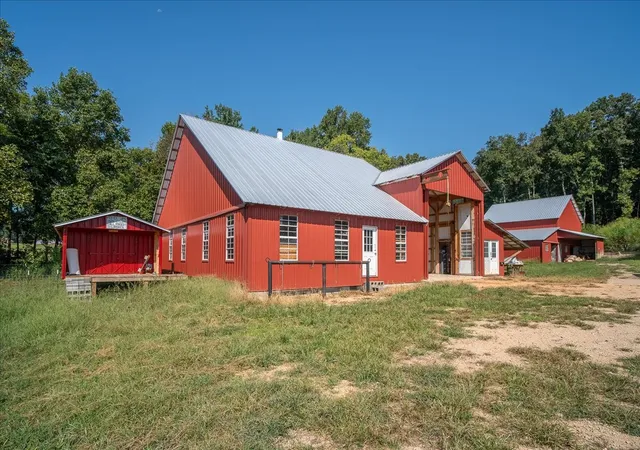 Photo 3 of Single family home for sale at 115 Denson Rd, Lawrenceburg, TN 38464 | MLS# 3541430 | Listing updated on 2026-09-04