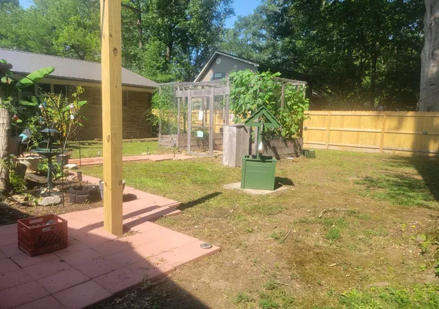 Photo 3 of Single family home for sale at 606 Franklin Dr, Paris, TN 38242 | MLS# 3527720 | Listing updated on 2026-08-27