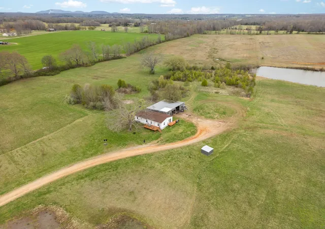 Photo 1 of Manufactured home for sale at 2906 Bybee Branch Rd, Mc Minnville, TN 37110 | MLS# 3527797 | Listing updated on 2026-08-27