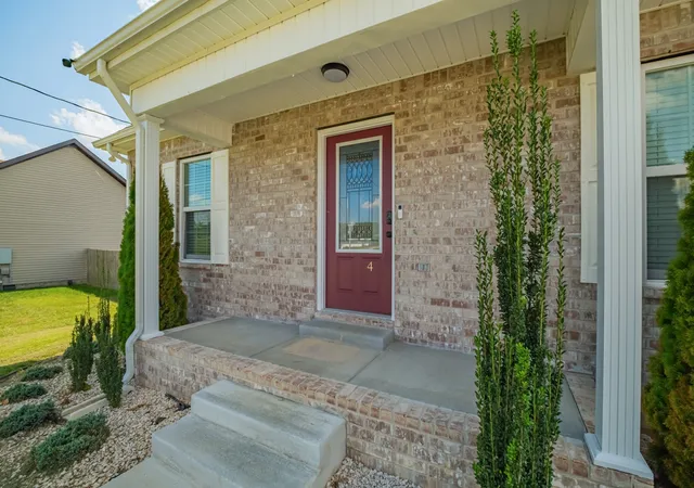 Photo 2 of Single family home for sale at 664 Ridge St, Manchester, TN 37355 | MLS# 3529810 | Listing updated on 2026-09-29
