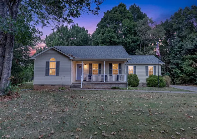 Photo 1 of Single family home for sale at 329 Fazio Ct, Bell Buckle, TN 37020 | MLS# 3528834 | Listing updated on 2026-09-19