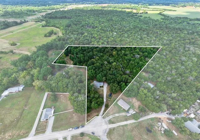 Photo 3 of Single family home for sale at 329 Fazio Ct, Bell Buckle, TN 37020 | MLS# 3528834 | Listing updated on 2026-09-19