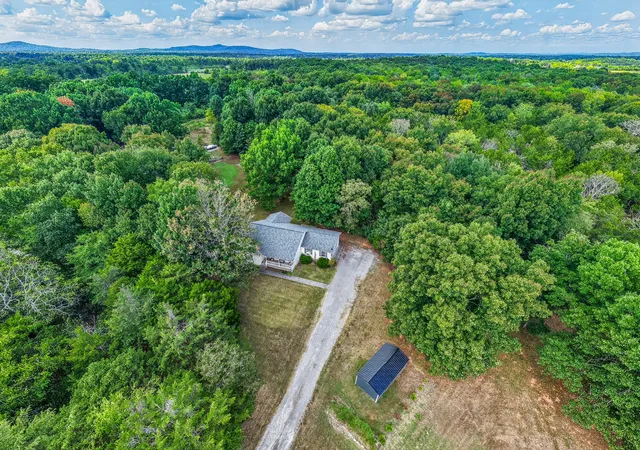 Photo 4 of Single family home for sale at 329 Fazio Ct, Bell Buckle, TN 37020 | MLS# 3528834 | Listing updated on 2026-09-19