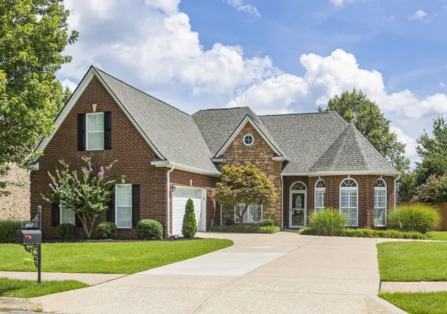 Photo 3 of Single family home for sale at 1077 Nealcrest Cir, Spring Hill, TN 37174 | MLS# 3528297 | Listing updated on 2026-09-06