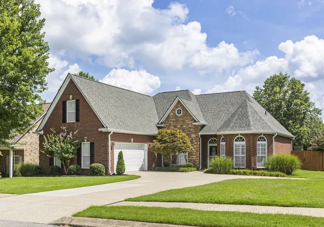 Photo 3 of Single family home for sale at 1077 Nealcrest Cir, Spring Hill, TN 37174 | MLS# 3528297 | Listing updated on 2026-09-06