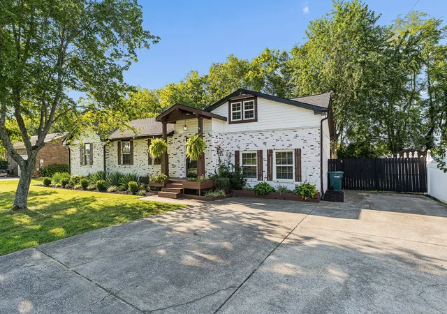 Photo 3 of Single family home for sale at 440 Lealand Ln, Lebanon, TN 37087 | MLS# 3544102 | Listing updated on 2026-09-23