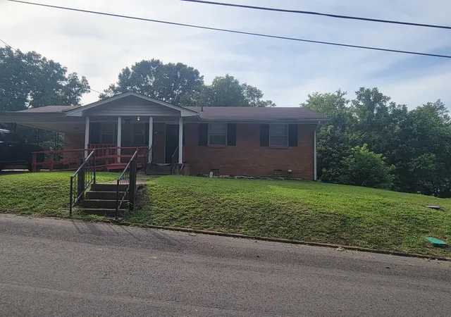 Photo 2 of Single family home for sale at 406 Cherry St, Paris, TN 38242 | MLS# 3527730 | Listing updated on 2026-08-27